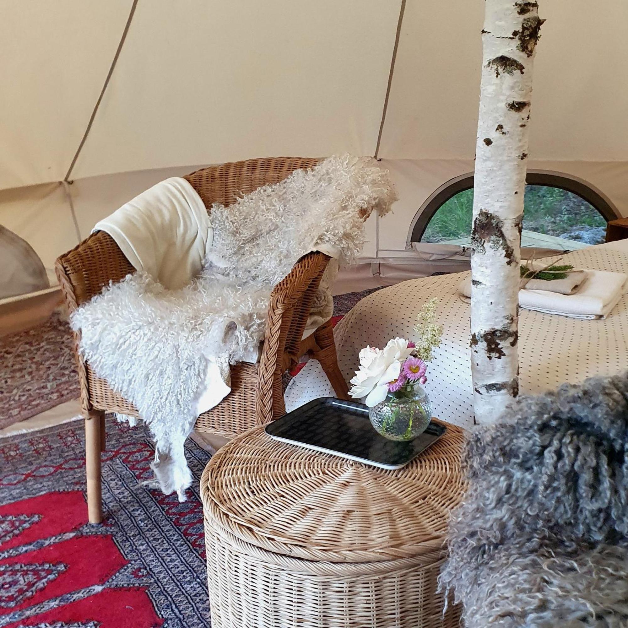 Skalbo Gardsglamping Hotel Järvsö Buitenkant foto
